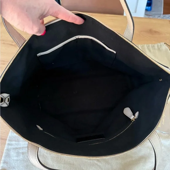 Burberry Tote - Cream Leather House Check - Picture 6 of 11